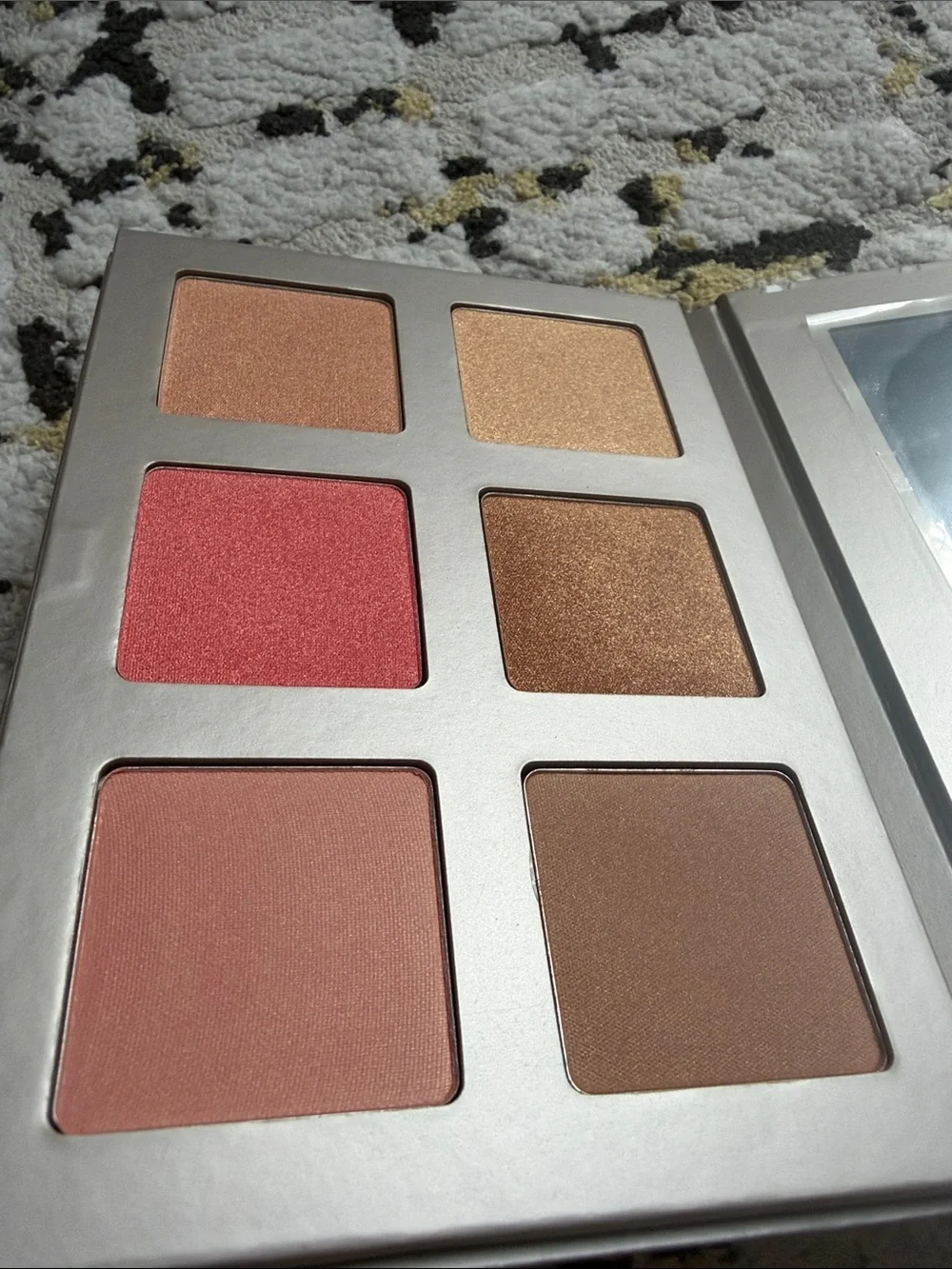 ❤️$10 Iconic London Blaze Chaser Face Palette
